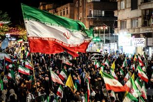 اجتماع مردمی در میدان انقلاب تهران