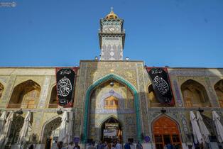 با نزدیک شدن به ۳۰ ذی‌القعده، سالروز شهادت امام جواد(ع)، حال و هوای نجف اشرف دگرگون شده است. آستان مقدس علوی طبق سنتی دیرینه، کتیبه‌های مزین به نام مبارک امام نهم را در صحن و سرای حیدری نصب کرده است تا پیام‌آور غربت و شهادت مظلومانه جوان‌ترین امام شیعیان 