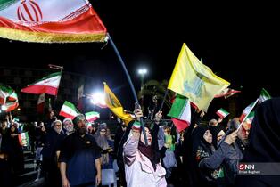 اجتماع شبانه مردمی در حمایت از مدافعان وطن _ میدان ولیعصر (عج) تهران