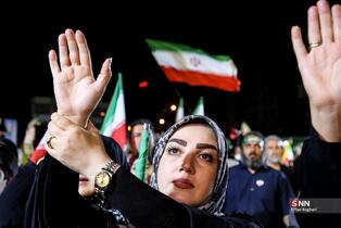 اجتماع شبانه مردمی در حمایت از مدافعان وطن _ میدان ولیعصر (عج) تهران
