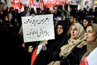 اجتماع شبانه مردمی در حمایت از مدافعان وطن _ میدان ولیعصر (عج) تهران
