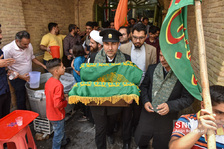 زیر سایه خورشید