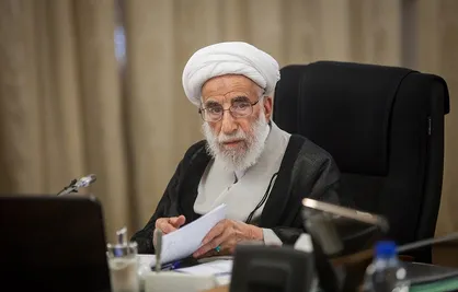 بازدید آیت&zwnj;الله جنتی از ستاد مرکزی نظارت بر انتخابات