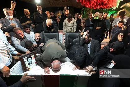 دیدار خانواده شهید قاسمی پس از ۳۴سال با پیکر فرزندشان