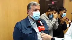 سارق قمه را که نشان داد بدون هیچ مقاومتی آیفون ۱۴ را دادم/ سارقین دستگیر نشوند دوباره آزاد شوند؛ می‌خواهیم برخورد جدی شود
