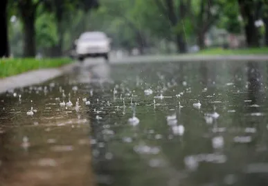رگبار و رعد و برق در ۱۳ استان کشور / آب و هوای فردا با بارش شروع می شود