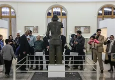راهنمایانی که با تغییر ویترین اطلاعاتشان نَم می‌کشد