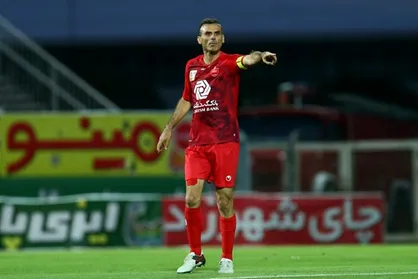 سید جلال حسینی مقابل نساجی بازی می&zwnj;کند