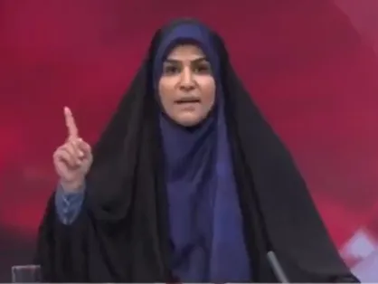 شجاعت مجری صداوسیما در زمان حمله رژیم صهیونیستی به ساختمان شبکه خبر