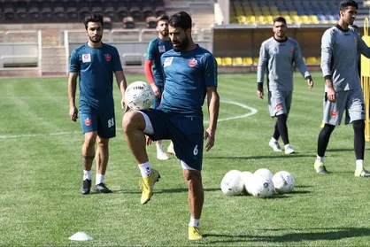 مدافع پرسپولیس به دیدار با ذوب آهن می رسد