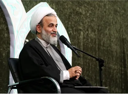 پناهیان در مناجات&zwnj;خوانی دانشگاه امام صادق(ع): چرا بعضی ها برای گناهشون، کلاس می&zwnj;گذارند؟ + فیلم
