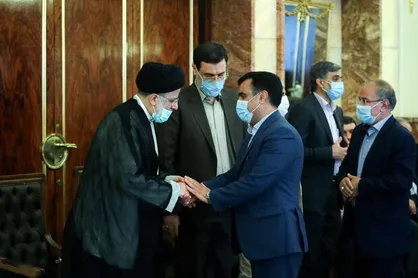 دیدار جمعی از مسئولان و کارگزاران با رئیس جمهور