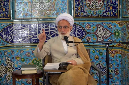مسیر آبادانی از تولید، مبارزه با فساد و انرژی&zwnj;های پاک می&zwnj;گذرد