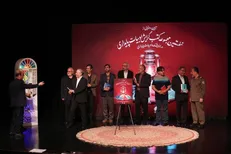 ادبیات پایداری در مسیر تدوین مبانی علمی/ رونمایی از نخستین مجموعه تخصصی