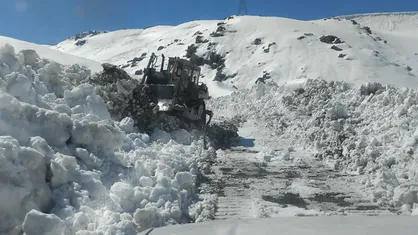 بازگشایی محور لشتر - دنگان - بادره و دهدلی پس از ۷ روز