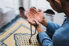 خواندن نماز آیات چه زمان واجب میشود؟ + عکس