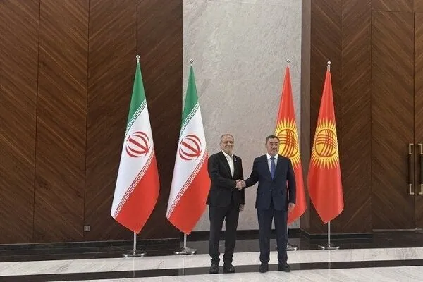 دیدار روسای جمهور ایران و قرقیزستان در حاشیه اجلاس سران شانگهای