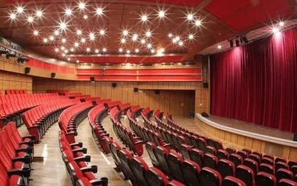 چرا فیلم&zwnj;های سینمایی ایرانی باید نام فارسی داشته باشند؟