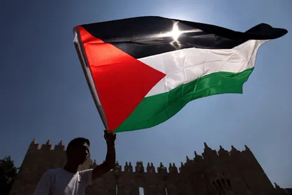 در آلمان حتی اهتزاز پرچم فلسطین هم ممنوع است! + فیلم