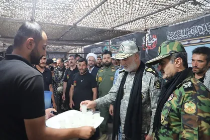 بازدید معاون اجرایی ارتش از موکب&zwnj;های نیروی هوایی ارتش در پایانه مرزی مهران