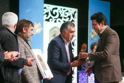 برگزیدگان نخستین دوره کتاب مدافعان حرم معرفی شدند
