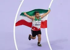 بیت سیاح: مدال طلایم فدای تک تک مردم ایران / کمیته بین‌المللی پارالمپیک را به خدا سپردم +فیلم