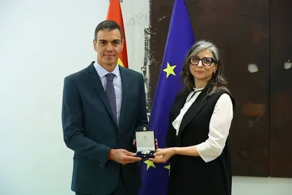 اهدای معتبرترین نشان&zwnj;ِ افتخار اسپانیا از سوی نخست&zwnj;وزیر این کشور به &laquo;فرانچسکا آلبانیز&raquo;، گزارشگر آزادهٔ سازمان ملل در پرونده نسل&zwnj;کشی غزه + عکس