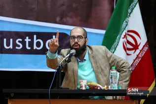 بررسی نقش رسانه در اعتراضات مردمی