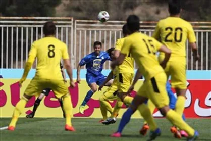 استقلال به پرسپولیس نزدیک شد/ پیروزی استقلال در دقایق پایانی