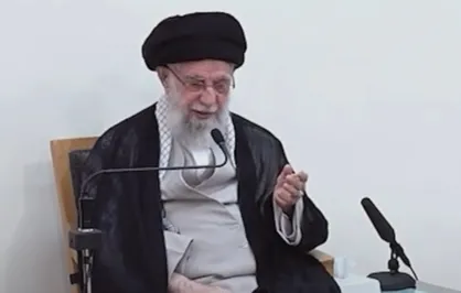 امام باقر علیه&zwnj;السلام در مقابل افراد خبیثِ ظالمِ هتاکِ بنی&zwnj;امیه و بنی&zwnj;مروان توانستند افزایش قدرت تأثیرگذاری، توسعه تفکر و تعدد افراد شیعه را انجام دهند.