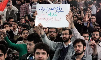 به جای شانتاژ رفع حصر خانگی به فکر رفع حصر تباهی و سیاه نمایی باشید