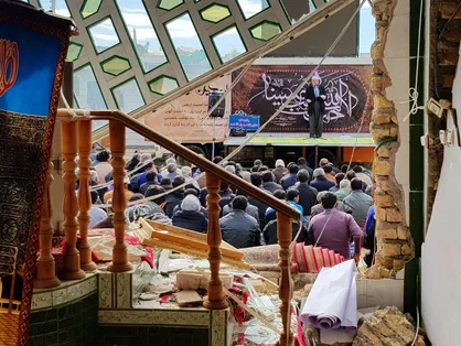 برگزاری نمازجمعه در مناطق زلزله زده با حضور گروههای جهادی اعزامی/ تب همدردی با زلزله زدگان نباید فروکش کند