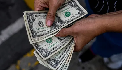 قیمت دلار در آستانه ورود به کانال ۱۲ هزار تومانی