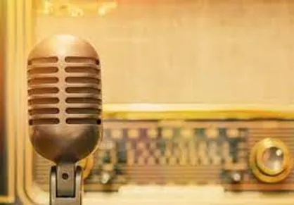 کار فرهنگی شاخ&zwnj;دار در یک برنامه رادیویی