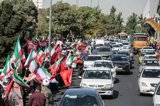 زنجیره انسانی جان فدا در مشهد