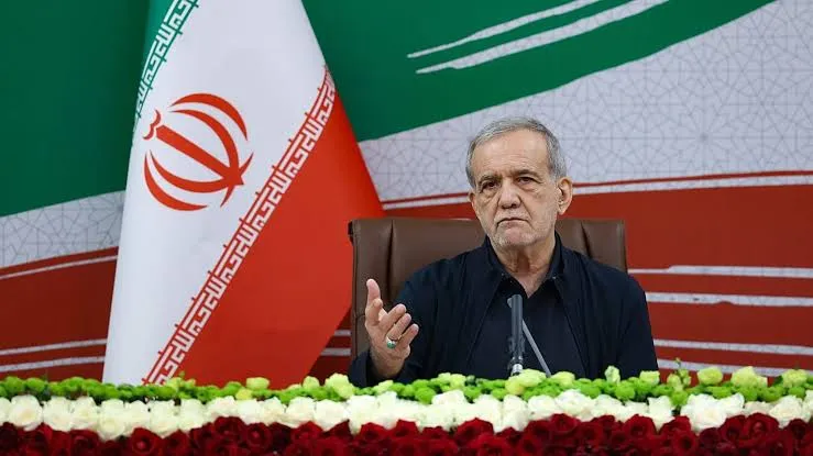 پزشکیان: تفاهم‌نامه آتش‌بس با رضایت نیرو‌های مسلح انجام شد/ روایت از دلایل گرانی‌های اخیر در کشور /بنده هیچ وقت مقابل رهبر انقلاب نخواهم ایستاد+فیلم