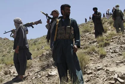 حمله طالبان به قندوز /  ۱۶ سرباز افغان کشته شدند