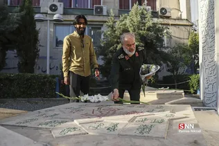 تجلیل از خانواده شهدای دانشجو