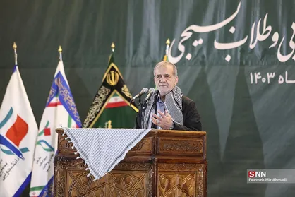 پزشکیان: نگاه دانشگاه و دانشجو در زمان جنگ مستقل از چپ و راست، برای دفاع از کشور بود/ همه باید به میدان بیاییم + فیلم