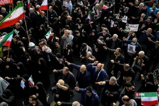 مراسم تشییع شهدای ناوگان دنا در میدان انقلاب تهران