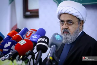 نشست  حمید شهریاری