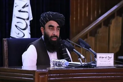 ذبیح الله مجاهد: طالبان ۸ عضو داعش را از پای درآورد