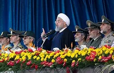 روحانی در رژه ۳۱ شهریور: حاضریم از خطا‌های گذشته همسایگان بگذریم/ نسبت‌دادن حوادث منطقه به ایران دروغ است