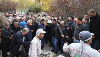 پیکر مرحوم مشحون به خاک سپرده شد