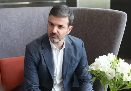 تهران&zwnj;گردی همسر استراماچونی