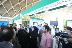 حضور وزیر کشور در غرفه شرکت بهره برداری مترو