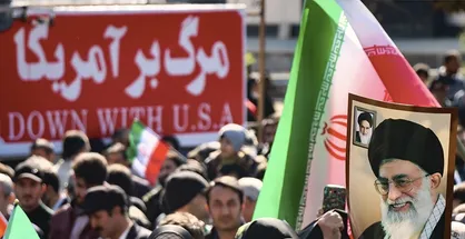 برگزاری با شکوه راهپیمایی ۱۳ آبان در کرمان / نمایش اتحاد مقدس مردم دیار حاج قاسم علیه استکبار جهانی+فيلم