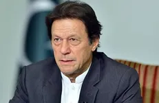 عمران‌خان: اتهام زدن به پاکستان در مورد اعزام ۱۰ هزار جنگجو به افغانستان احمقانه است / طالبان خود را پیروز میدان می‌داند