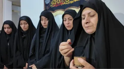 اهدای انگشتر متبرک رهبر معظم انقلاب اسلامی به خانواده شهید شایان فرد در زاهدان