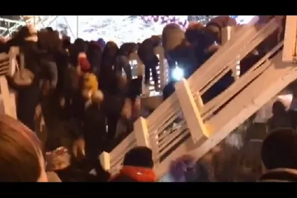مصدومیت ۱۳ نفر در حادثه ریزش پل در جشن سال نو مسکو